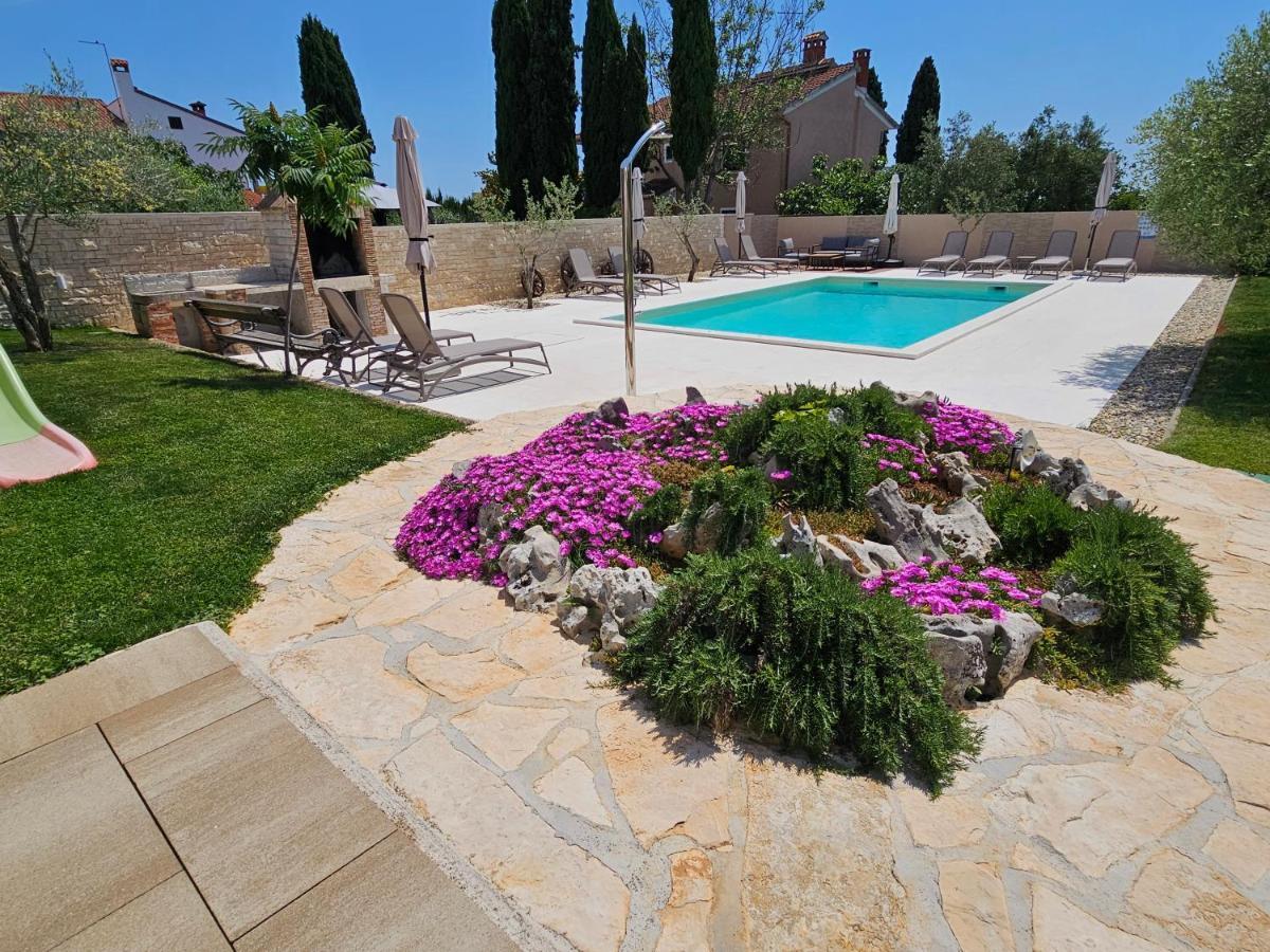 Apartmani Grzinic Rovinj Exterior foto